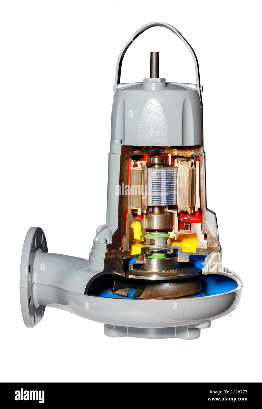 Corpo motore di una pompa elettrica sommergibile in uno stand espositivo isolato su sfondo bianco. Foto Stock