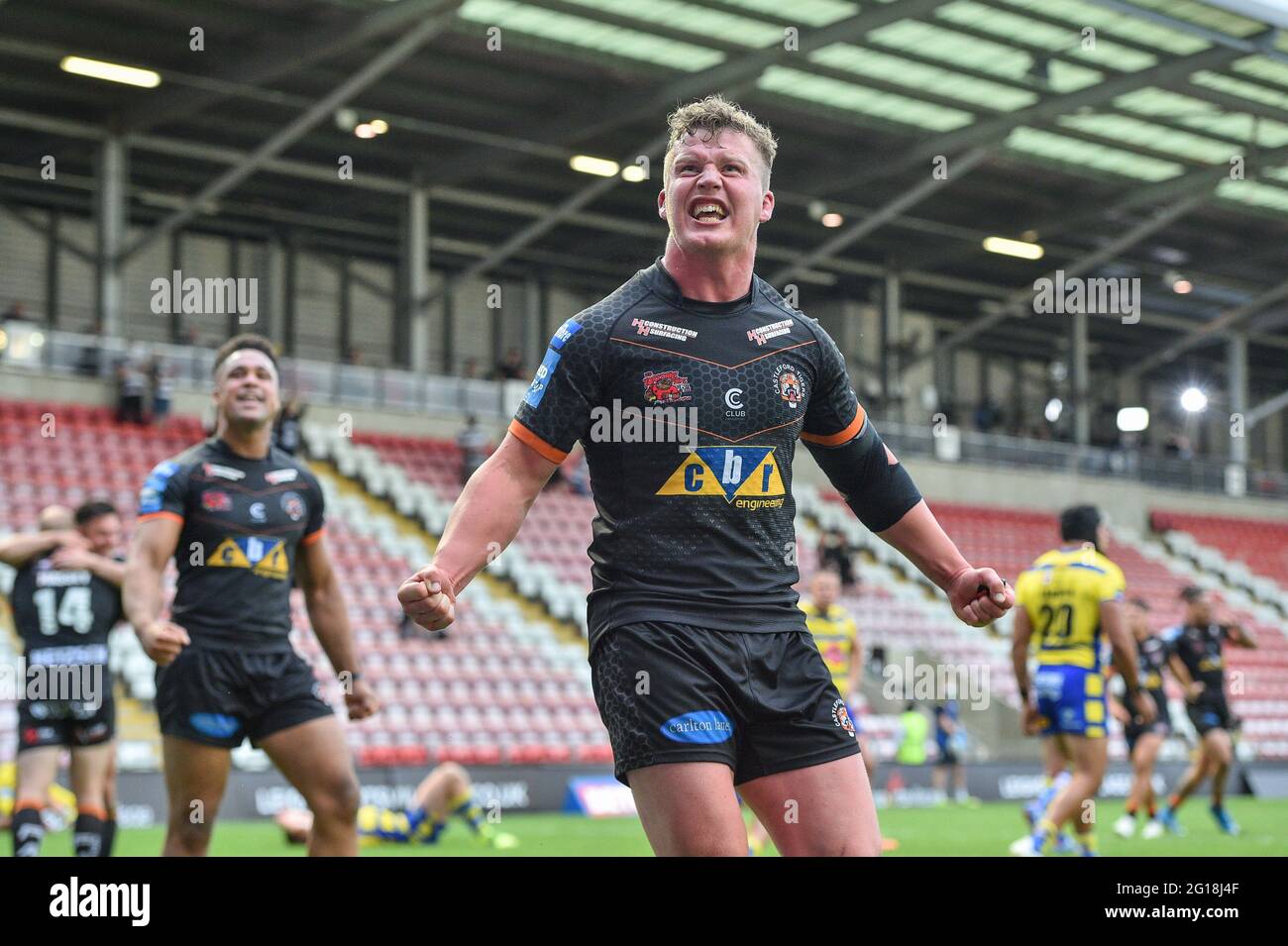 Leigh, Inghilterra - 5 giugno 2021 - Adam Milner of Castleford Tigers celebra la vittoria della Coppa Betfred di Rugby League Semifinali Castleford Tigers vs Warrington Wolves al Leigh Sports Village, Leigh, UK Dean Williams/Alamy Live News Foto Stock