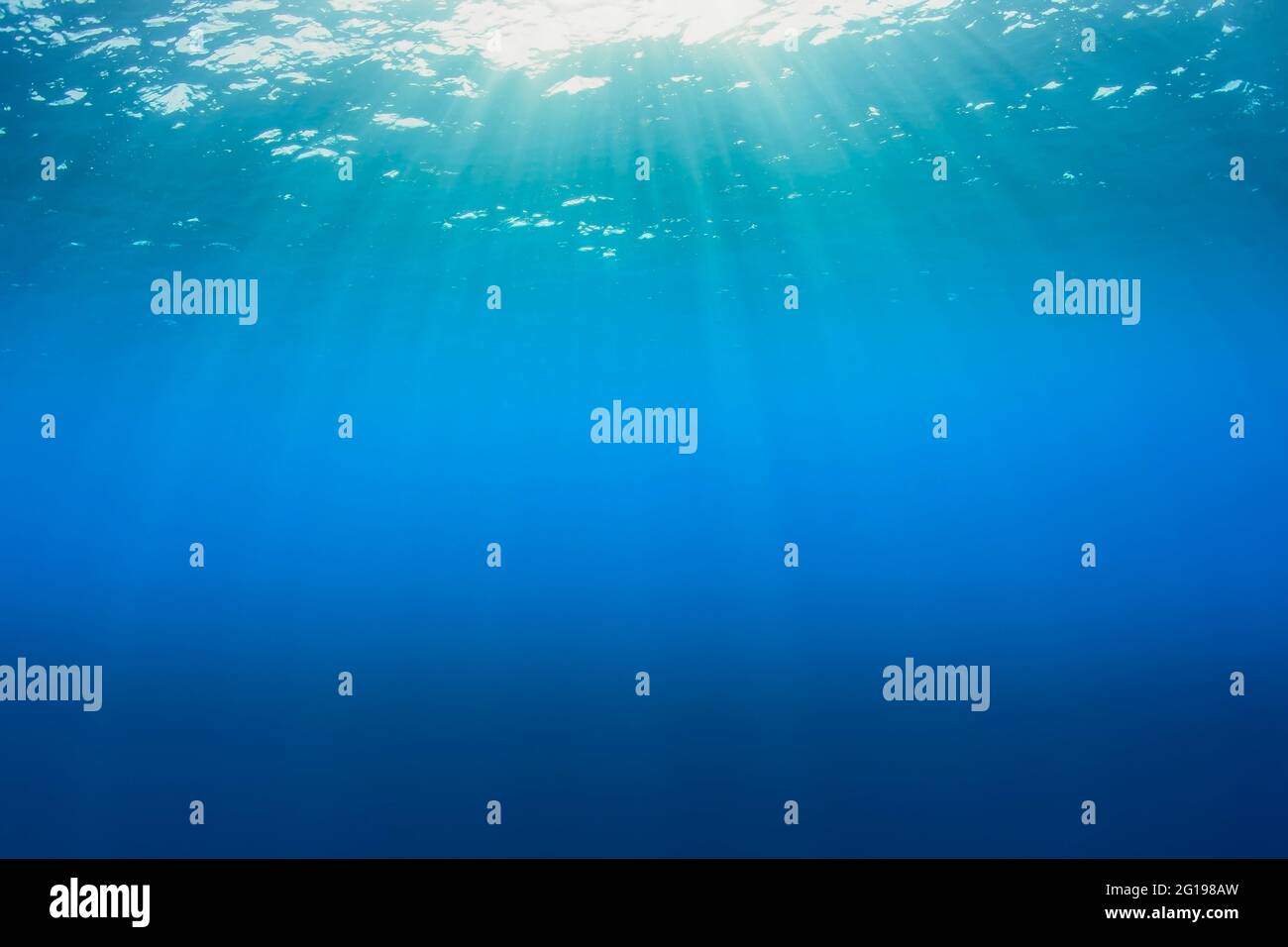 Raggi solari diffuso Oceano, Micronesia, Palau Foto Stock