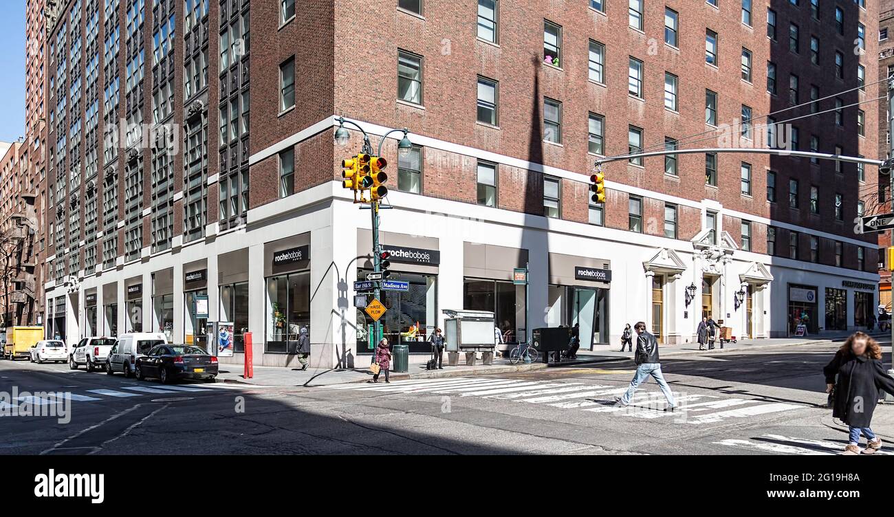 Il 200 Madison Avenue è un alto edificio di appartamenti neoclassico nella sezione Murray Hill di Manhattan. Foto Stock