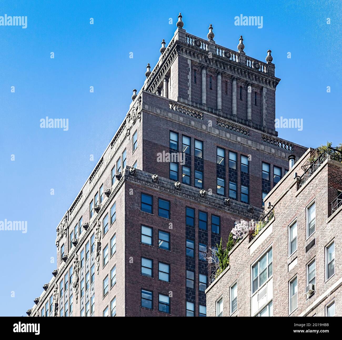 Il 200 Madison Avenue è un alto edificio di appartamenti neoclassico nella sezione Murray Hill di Manhattan. Foto Stock
