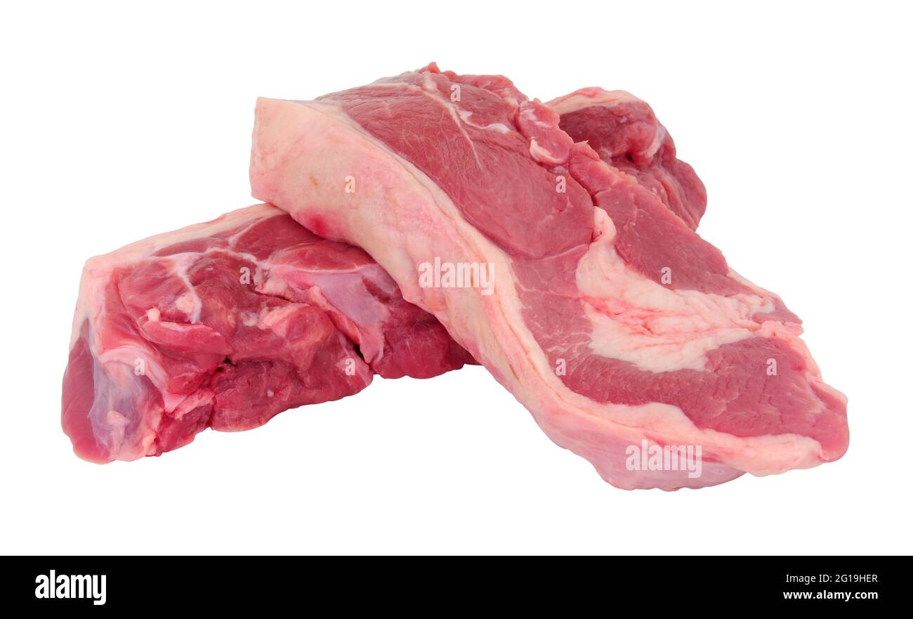 Due bistecche fresche di grumi di carne di agnello, isolate su sfondo bianco Foto Stock