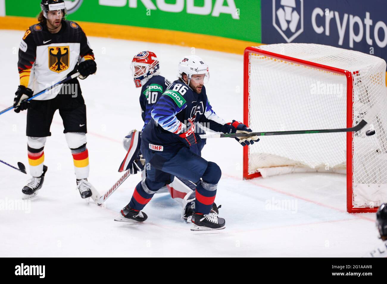 Riga, Arena riga, 3° posto finale, USA. 06 giugno 2021. Vs Germania (Campionato del mondo di Hockey su ghiaccio 2021 IIHF), coordinazione occhio-mano per 86 Christian Wolanin (Stati Uniti) (uscita Svizzera/Croazia) Credit: SPP Sport Press Photo. /Alamy Live News Foto Stock