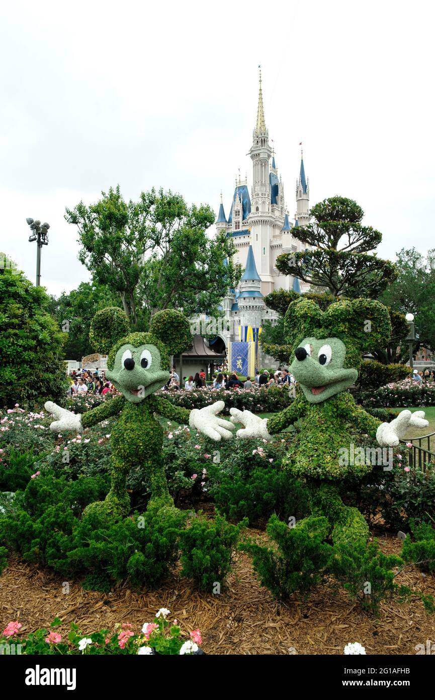 Topolino e Minnie mouse topiary, Magic Kingdom Park, Walt Disney World, Orlando, Florida Foto Stock