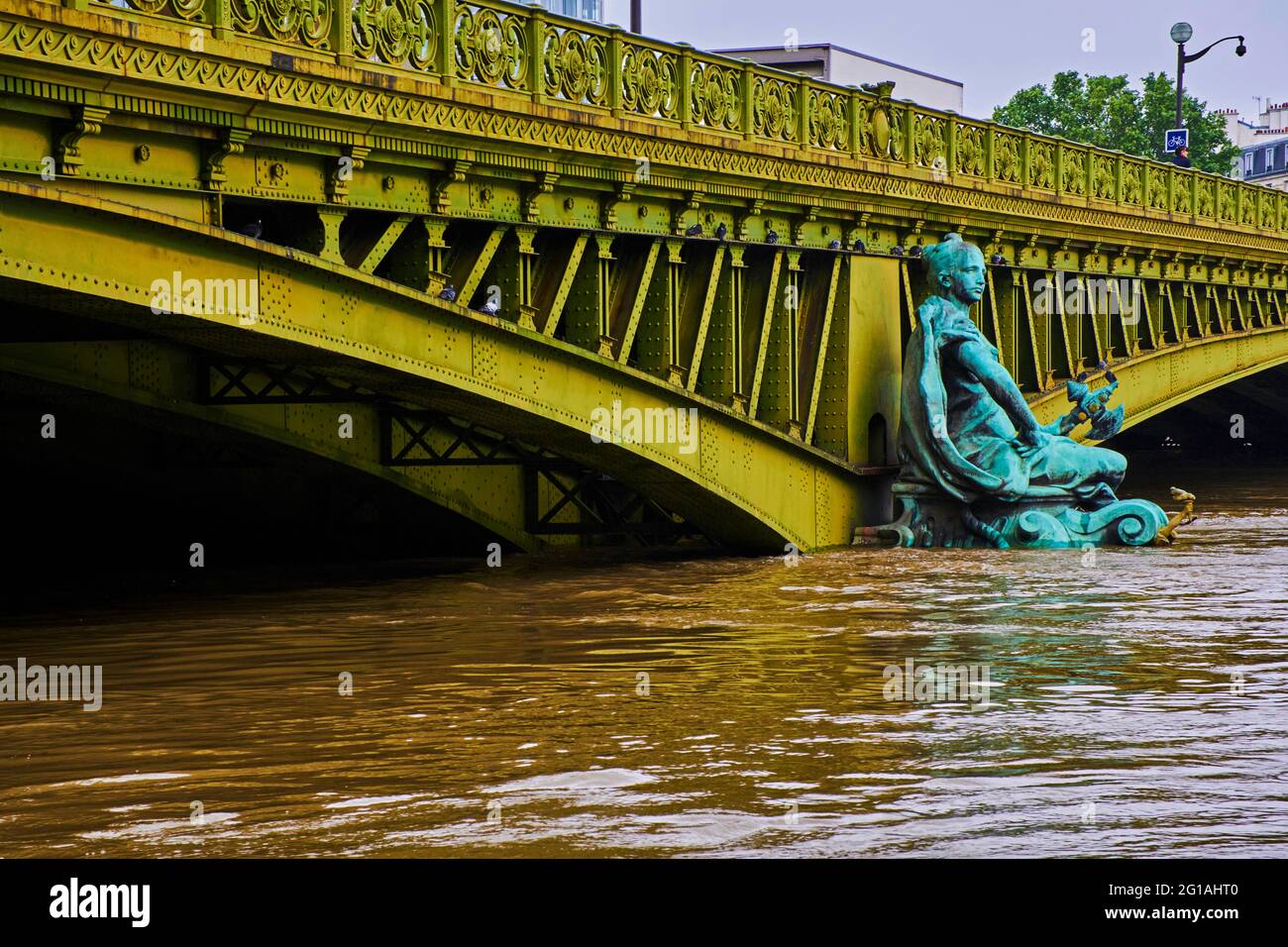 Francia, Parigi, alluvione, ponte Mirabeau Foto Stock