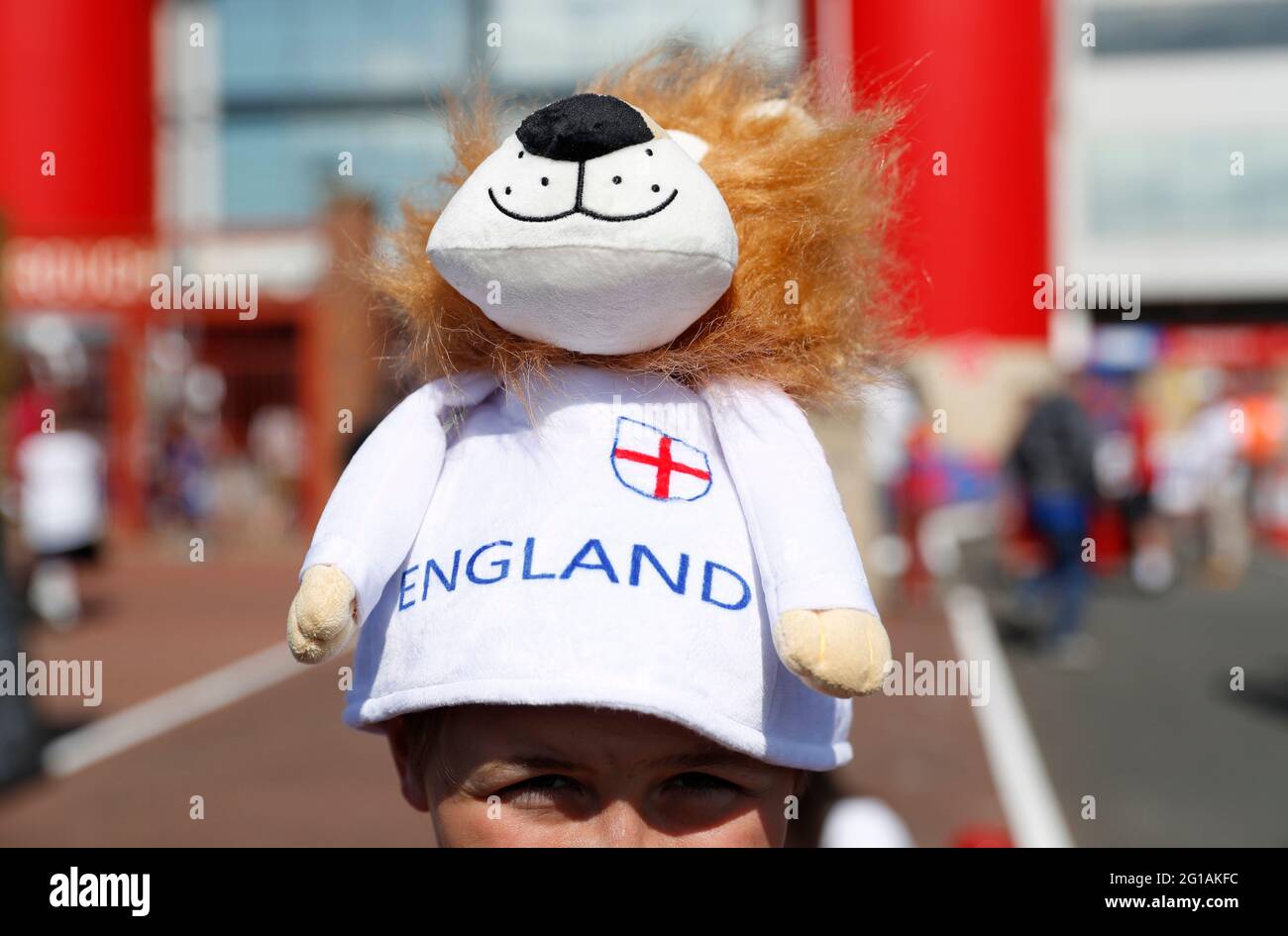 Middlesbrough, Regno Unito, 6 giugno 2021. Un cappello britannico leone su un fan durante la partita internazionale amichevole al Riverside Stadium, Middlesbrough. Il credito immagine dovrebbe essere: Darren Staples / Sportimage Credit: Sportimage/Alamy Live News Foto Stock