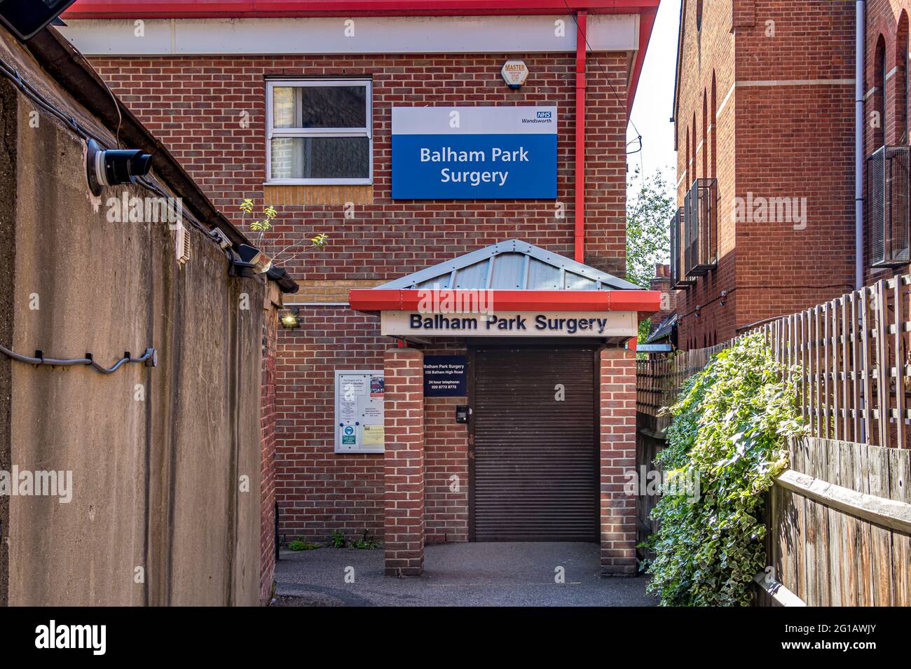 L'entrata al Balham Park Surgery an NHS Medici chirurgia e pratica medica si trova a 236 Balham High Road, Londra, SW17 Foto Stock