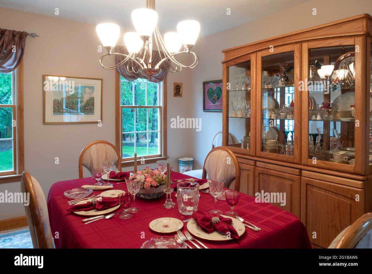 Elegante sala da pranzo con tavolo, USA Foto Stock