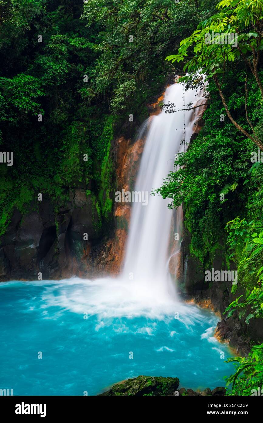 Cascate di Rio Celeste, Parco Nazionale del Vulcano Tenorio, Provincia di  Guanacaste, Costa Rica Foto stock - Alamy