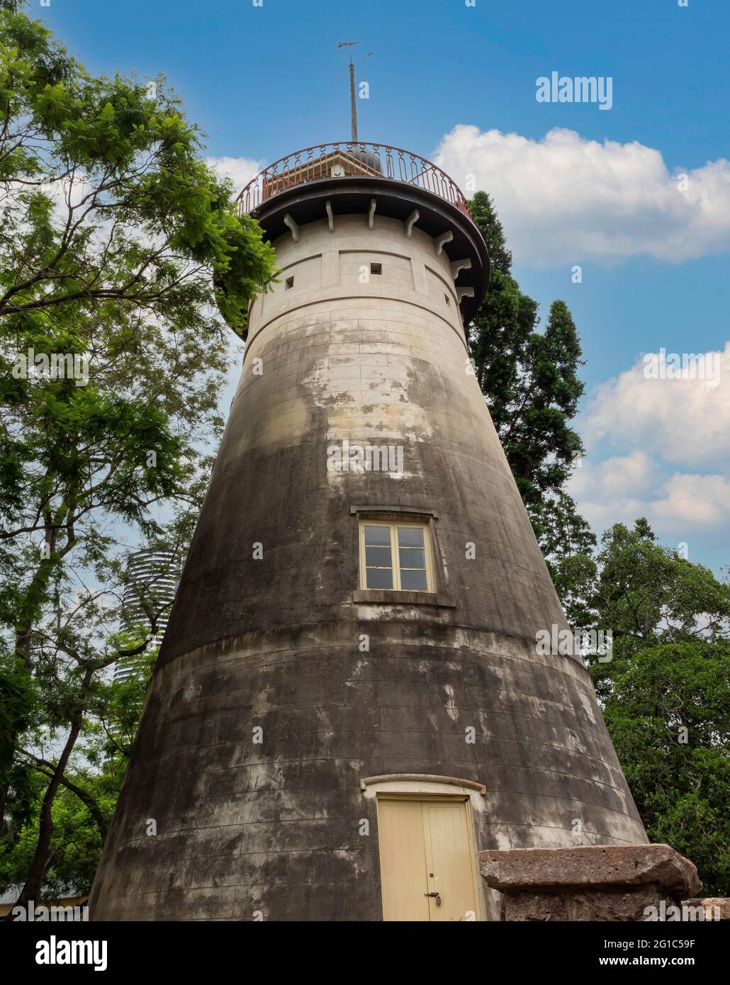 Vista dettagliata del vecchio mulino a Brisbane, Australia. Una torre costruita dai prigionieri. Foto Stock