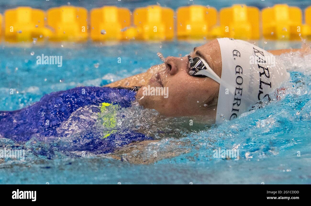 Berlino, Germania. 03 giugno 2021. Nuoto: Campionato tedesco, decisione, 400 metri medley, donne, nuoto e diving hall in Europa-Sportpark Berlino. Giulia Goerigk della SGR Karlsruhe lotta per la vittoria. Credit: Andreas Gora/dpa/Alamy Live News Foto Stock