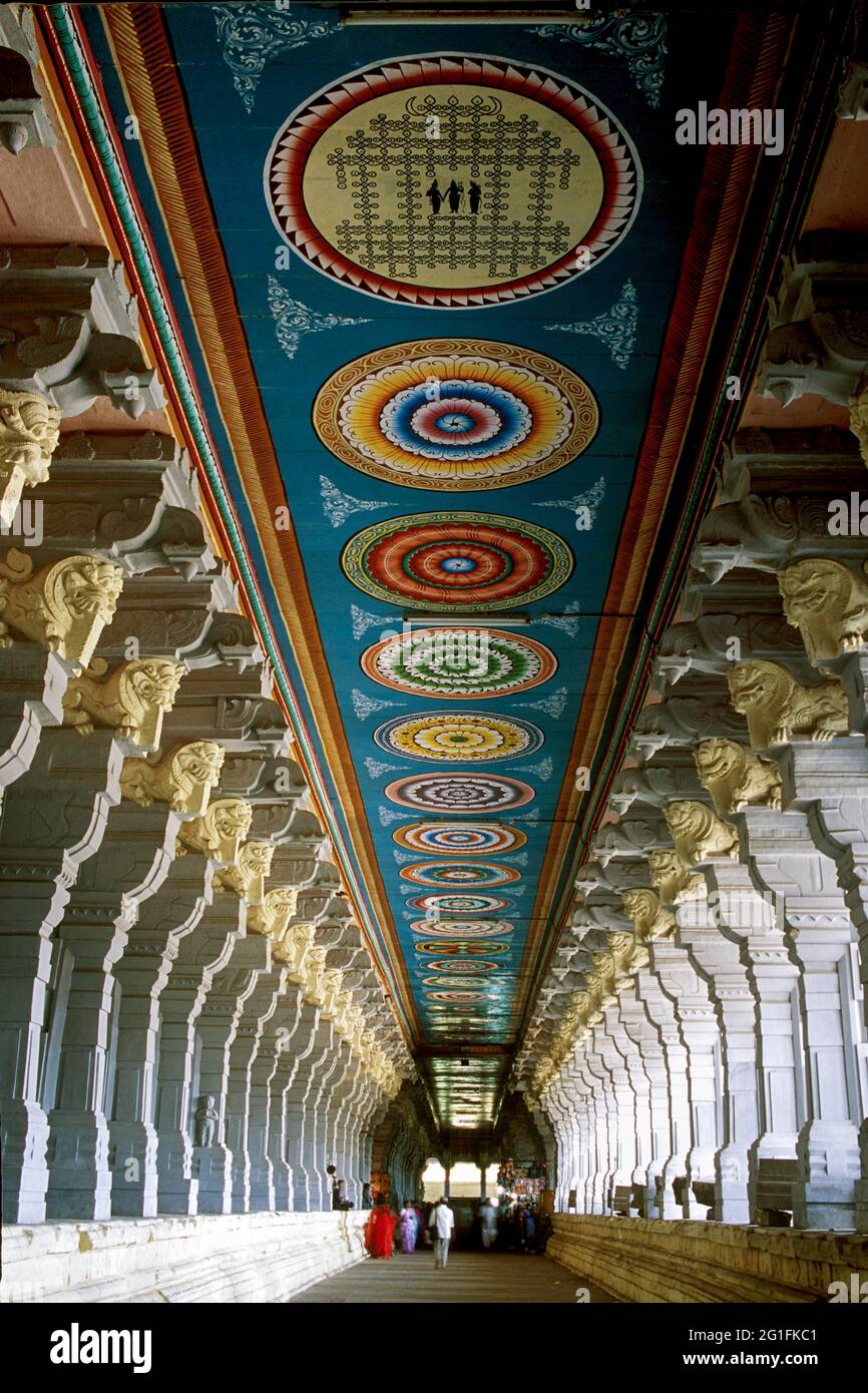 Laengster Tempelkorridor der Welt im Ramanathaswamy-Tempel, Rameshwaram (Rameshvaram), Tamil Nadu, Indien Foto Stock