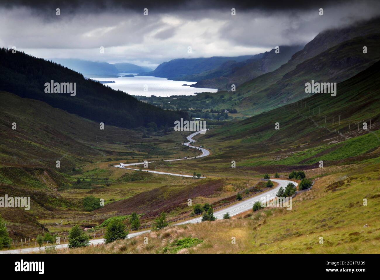 Paesaggio, strada, lago, Loch Maree, Highlands, Highland, Scozia, Gran Bretagna Foto Stock