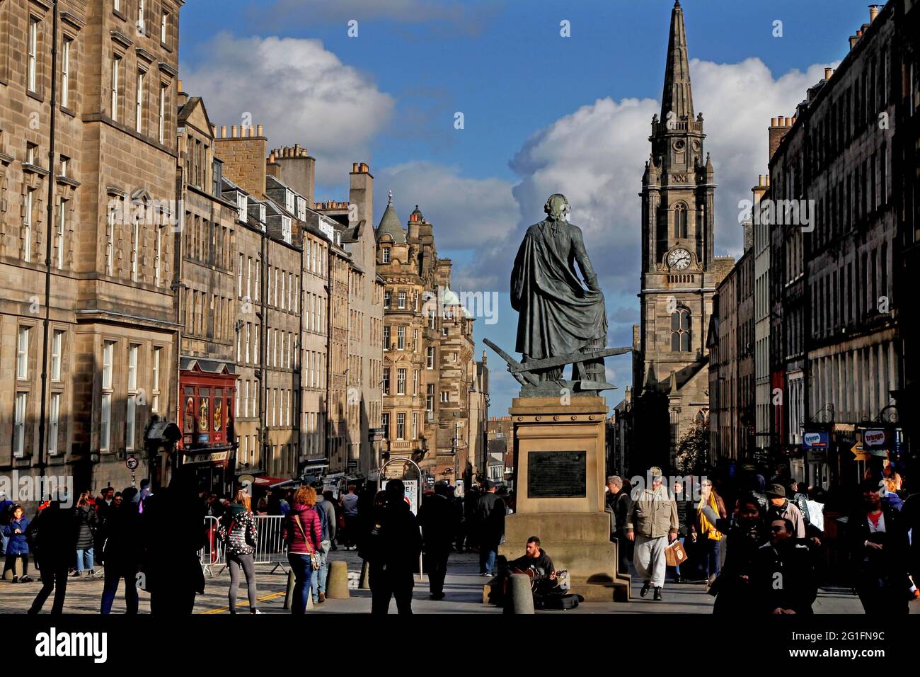 Royal Mile, statua di Adam Smith, città vecchia, Edimburgo, Scozia, Regno Unito Foto Stock