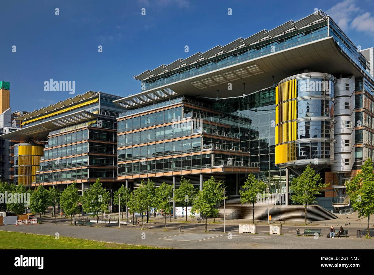 Centro commerciale Potsdamer Platz con Tilla Durieux Park, Berlin-Mitte, Berlino, Germania Foto Stock