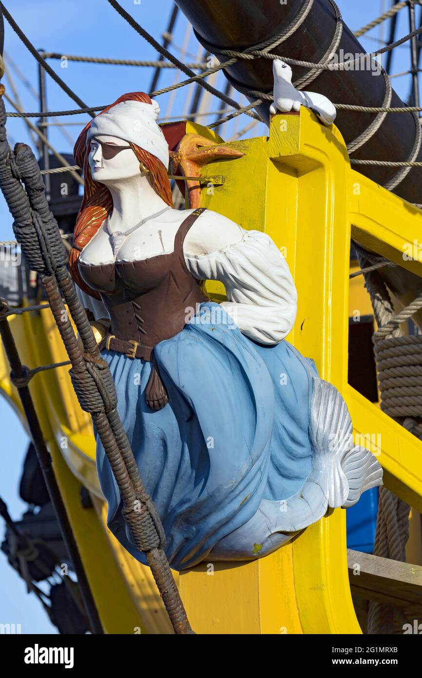 Francia, Gironde, Bordeaux, zona classificata come Patrimonio Mondiale, Bordeaux fte le fleuve, raccolta di barche a vela sulle rive della Garonna, l'Etoile du Roy, tre-masted piazza 46 m, replica ispirata da una fregata britannica del 18 ° secolo, tipo sesta fila con 20 pistole Foto Stock Francia, Gironde, Bordeaux, zona classificata come Patrimonio Mondiale, Bordeaux fte le fleuve, raccolta di barche a vela sulle rive della Garonna, l'Etoile du Roy, tre-masted piazza 46 m, replica ispirata da una fregata britannica del 18 ° secolo, tipo sesta fila con 20 pistole Foto Stock