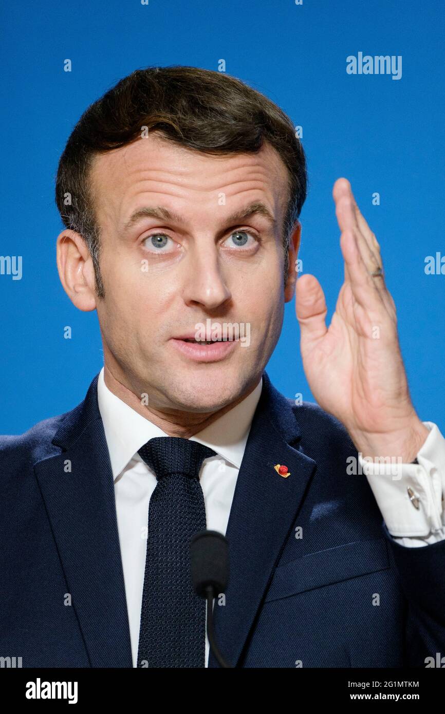 Belgio, Bruxelles: Il presidente francese Emmanuel Macron partecipa a una riunione del Consiglio europeo del 11 dicembre 2020 in cui potrebbe essere stato infettato Foto Stock