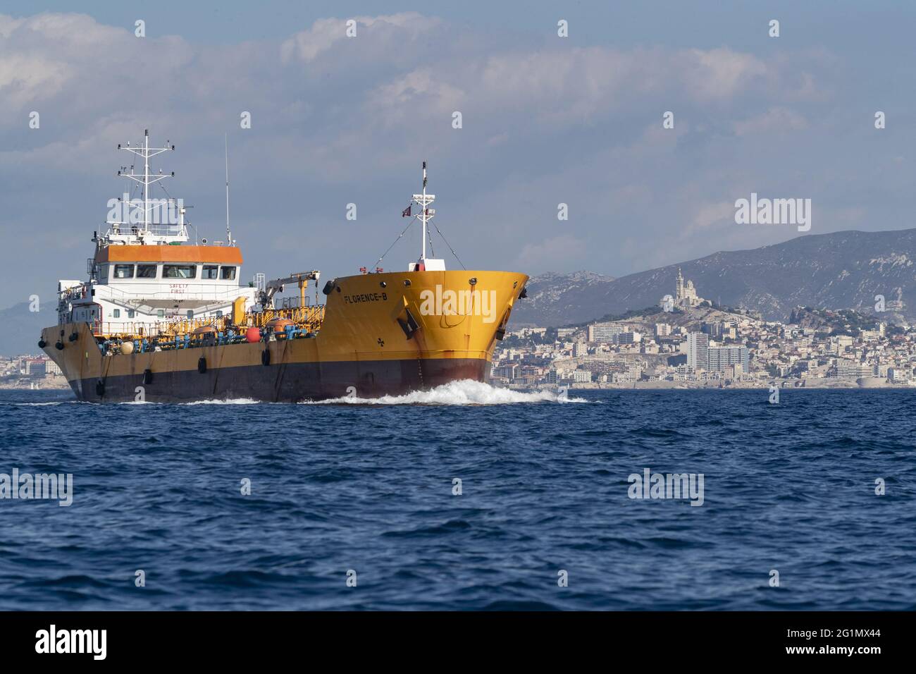 Francia, Marsiglia, Rade de Marseille, nave mercantile per il trasporto di carburanti derivati da oli vegetali, sotto il banner BioMar, costruita nel 2008 dal cantiere rumeno Aker Braila Foto Stock