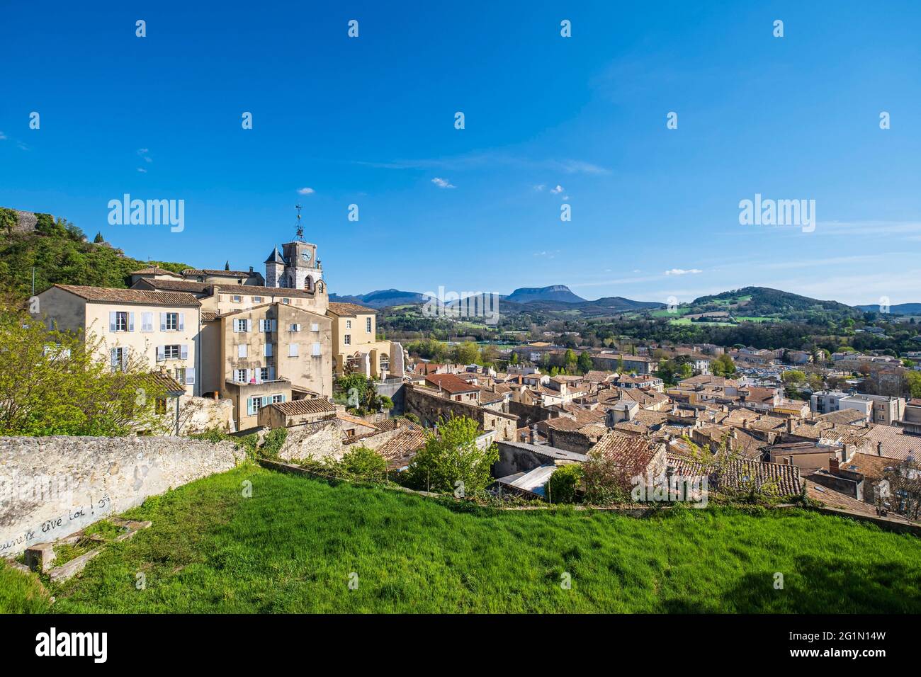 Francia, Drome, Crest, città di Drome Provinale, 16 ° secolo Cordeliers cappella domina la città Foto Stock