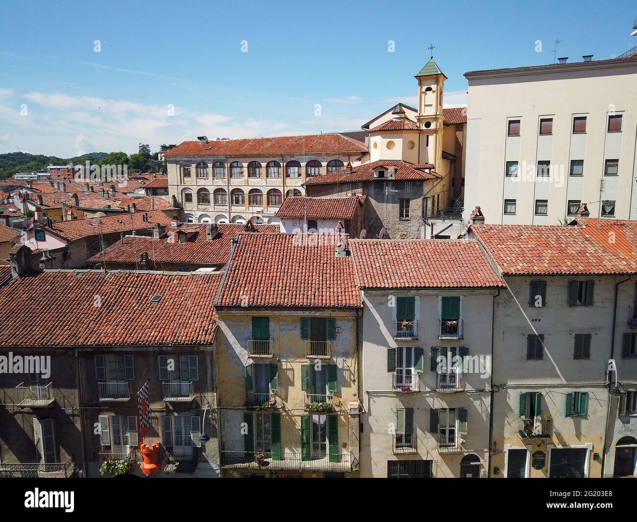 Ivrea, Italia, 5 giugno 2021 - la parte vecchia della città Foto Stock