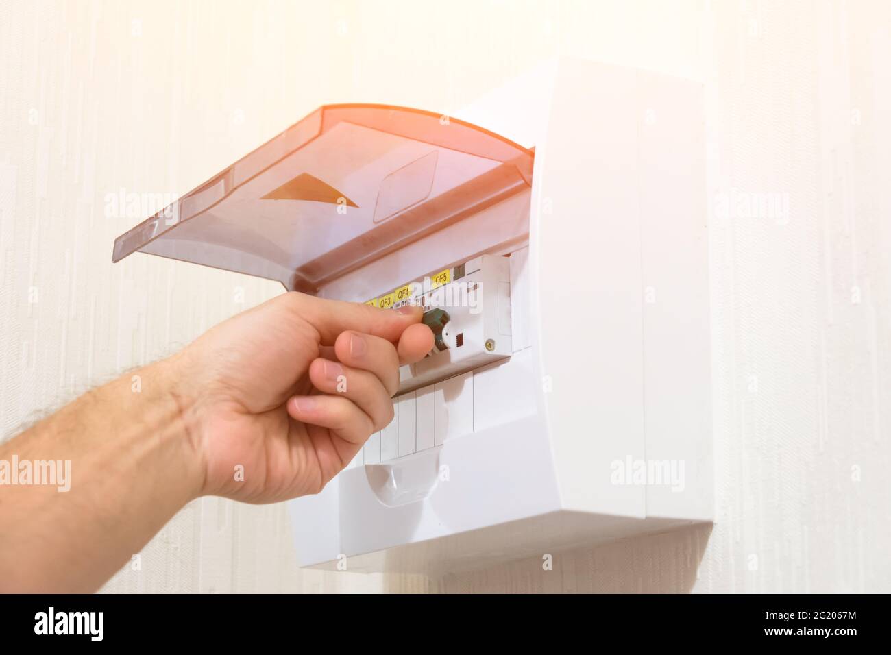 Protezione dell'impianto elettrico impostazione del quadro di comando, accensione manuale Foto Stock