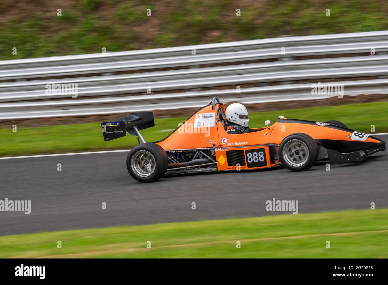 Monoposto, Honda, Pick Up e corse di auto sportive presso l'Oulton Park Raceway Motorsports Track Cheshire Foto Stock