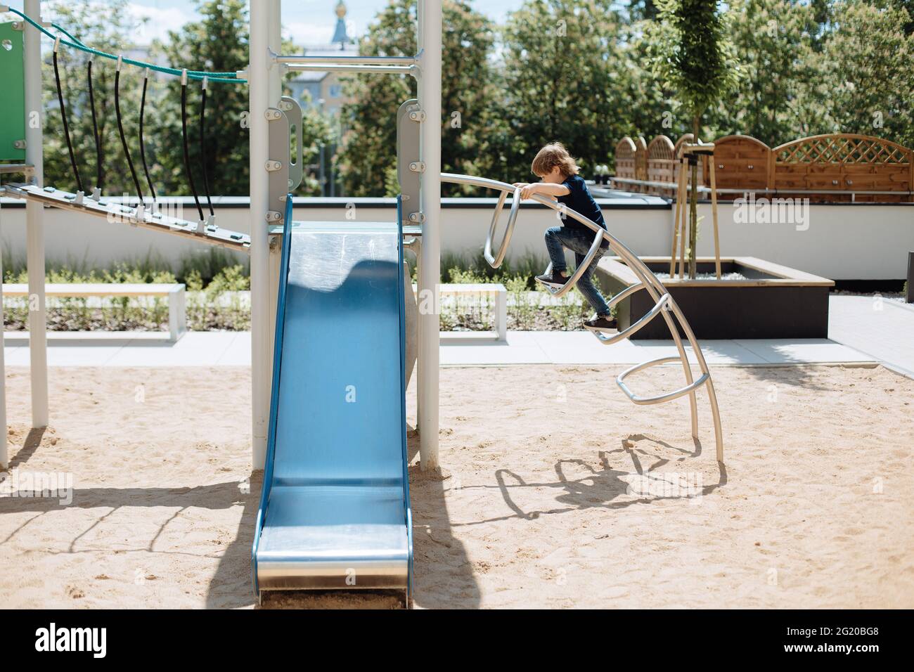 Parco giochi all'aperto pubblico immagini e fotografie stock ad alta  risoluzione - Pagina 3 - Alamy