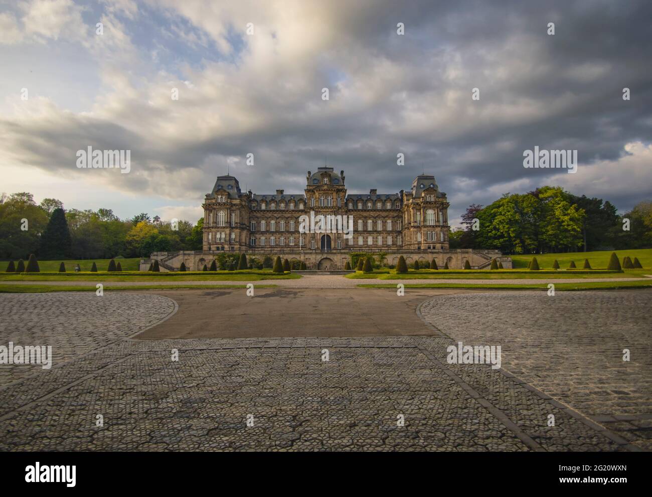 Il Magnificent Bowes Museum a Barnard Castle, County Durham, Regno Unito Foto Stock