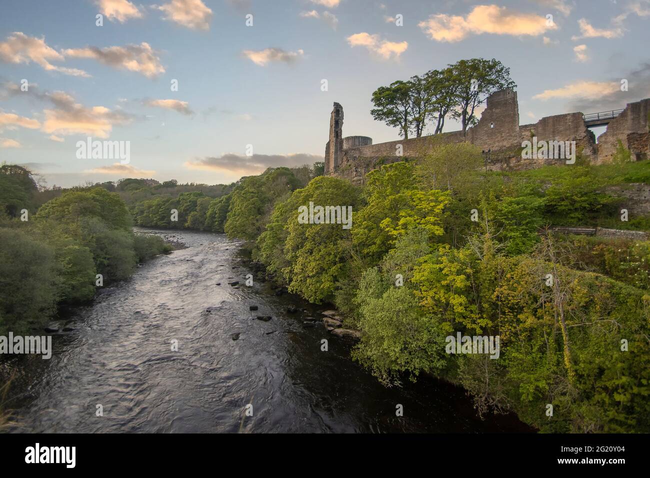 The River Tees nel castello di Barnard nella contea di Durham, Regno Unito Foto Stock