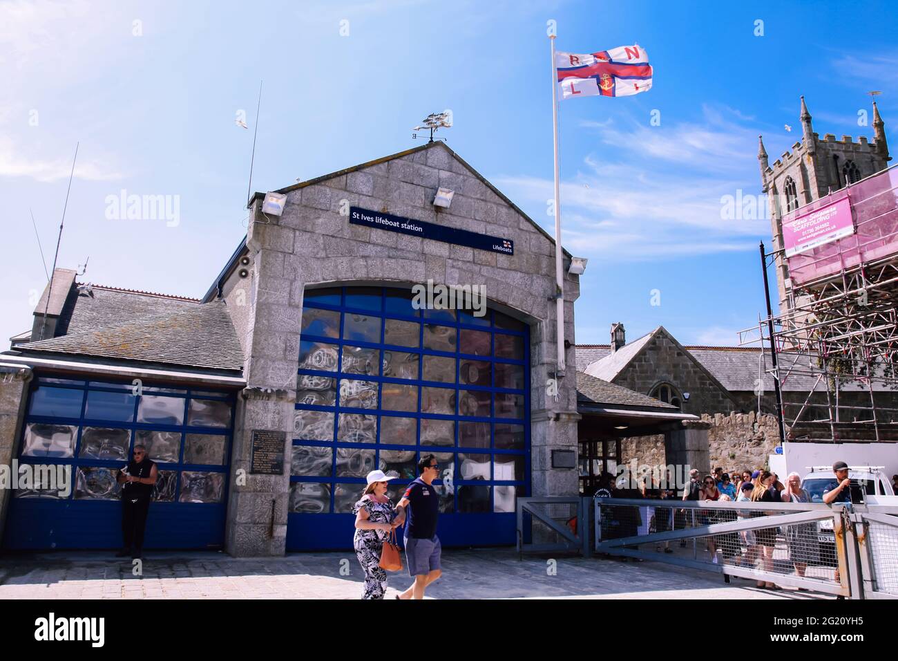 Stazione dei battelli di salvataggio di RNLI St. Ives, Wharf Road, St. Ives, Cornovaglia, Regno Unito, Maggio 2021 Foto Stock