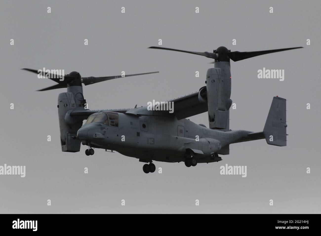 168666, un Bell Boeing MV-22B Osprey gestito dal corpo dei Marine degli Stati Uniti, che arriva all'aeroporto internazionale di Prestwick in Ayrshire, Scozia. Foto Stock