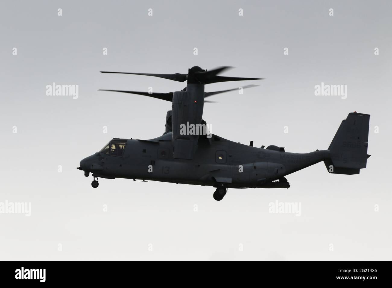 168666, un Bell Boeing MV-22B Osprey gestito dal corpo dei Marine degli Stati Uniti, che arriva all'aeroporto internazionale di Prestwick in Ayrshire, Scozia. Foto Stock