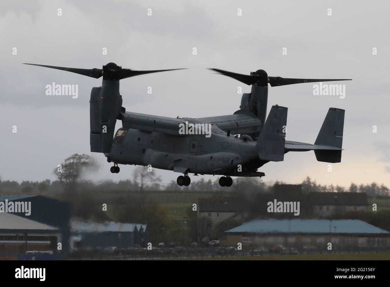 168666, un Bell Boeing MV-22B Osprey gestito dal corpo dei Marine degli Stati Uniti, che arriva all'aeroporto internazionale di Prestwick in Ayrshire, Scozia. Foto Stock