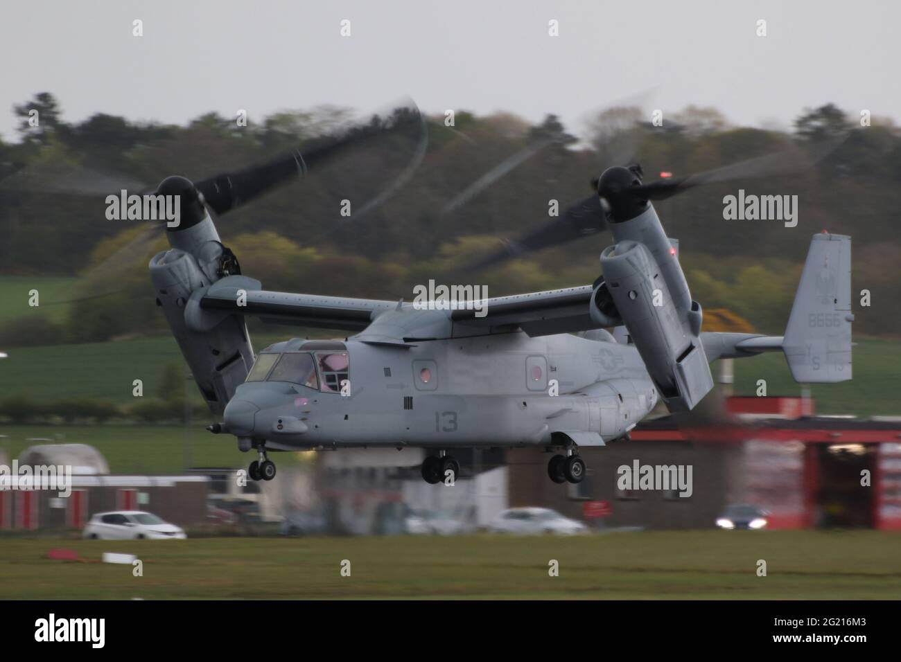 168666, un Bell Boeing MV-22B Osprey gestito dal corpo dei Marine degli Stati Uniti, con partenza dall'aeroporto internazionale di Prestwick in Ayrshire, Scozia. Foto Stock