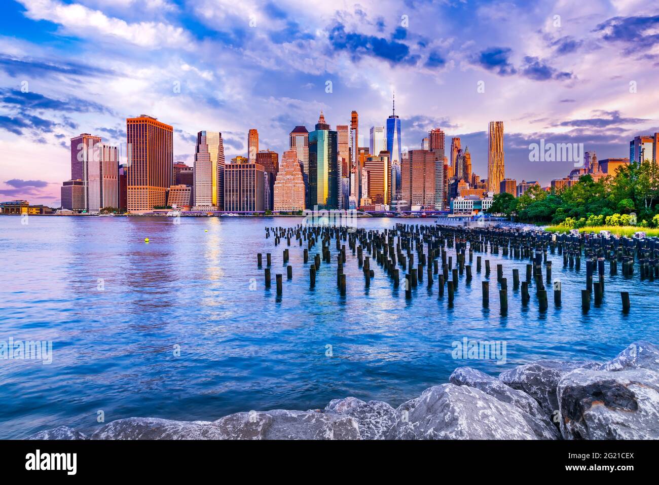 New York. Splendida vista dello skyline di Lower Manhattan da Brooklyn, Stati Uniti d'America. Foto Stock