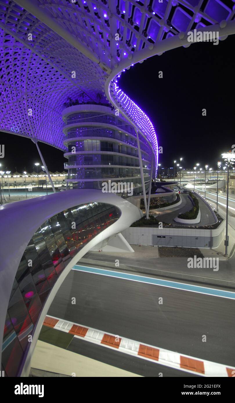 Hotel Yas con vista sul circuito di F1 Yas Foto Stock