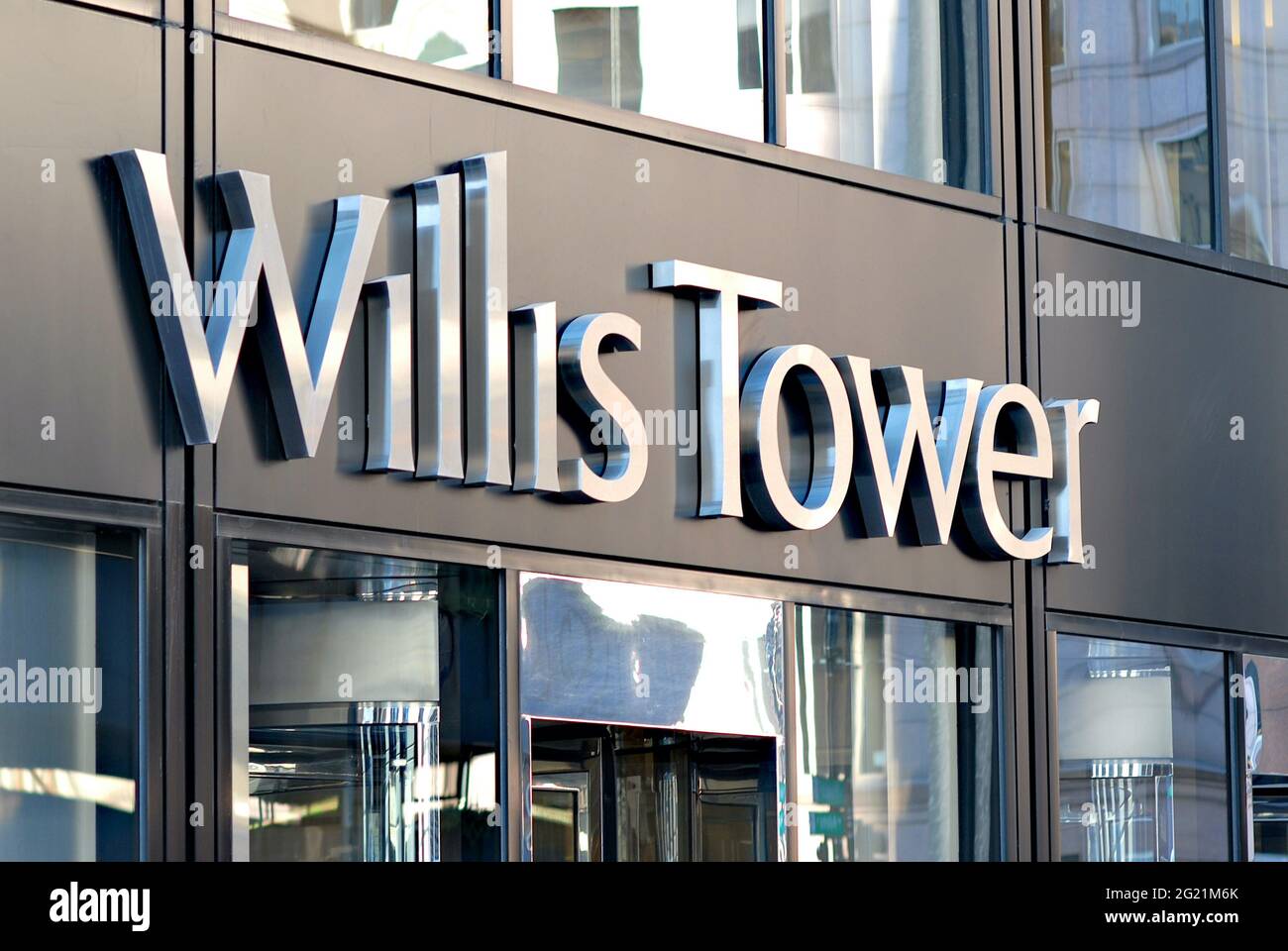Il grattacielo Willis Tower, un punto di riferimento internazionale a Chicago, Illinois, è il terzo edificio più alto degli Stati Uniti e ospita United Airlines. Foto Stock