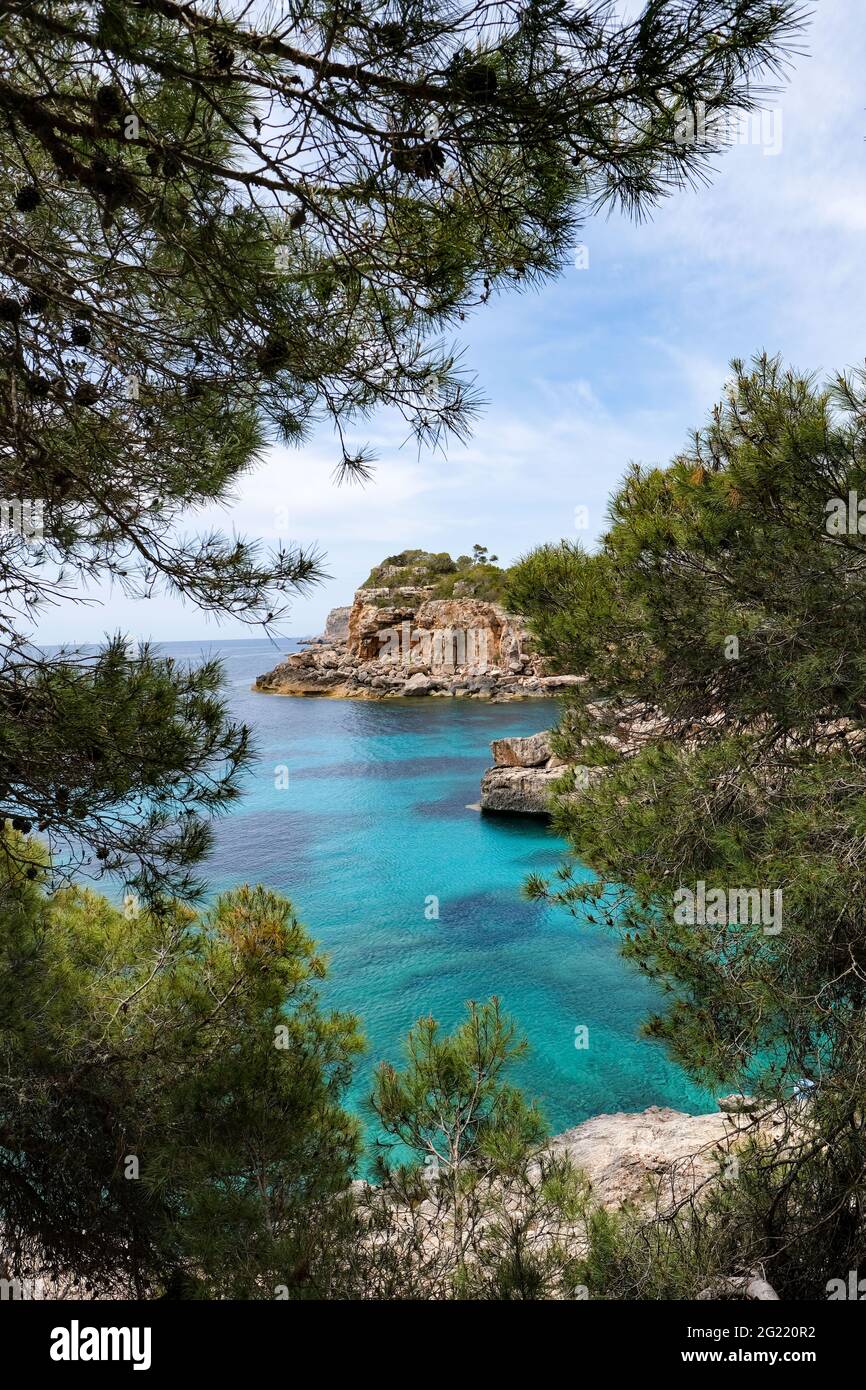Palma, Spagna. 31 maggio 2021. La baia isolata Cala s'Almonia nel sud-est dell'isola. Credit: Jens Kalaene/dpa-Zentralbild/ZB/dpa/Alamy Live News Foto Stock