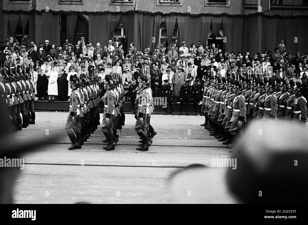 Nazional socialismo, parate, 'Tag der deutschen Kunst', Monaco 8-10.7.1938, processione, Ludwigstrasse (strada), ESCLUSIVAMENTE EDITORIALE Foto Stock