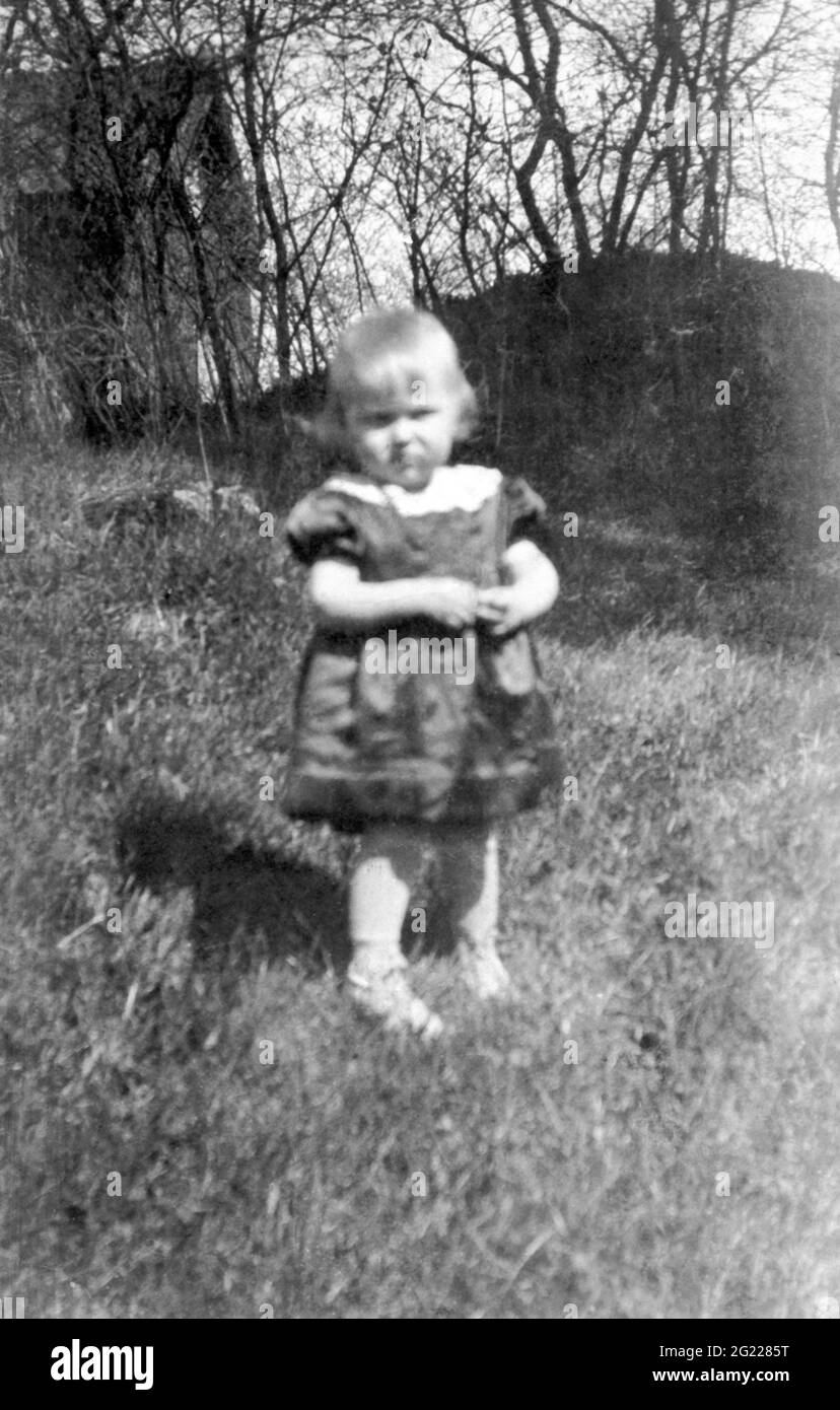 Johns, Bibi, * 21.1.1929, cantante e attrice svedese, di lunghezza intera, di 2 anni, 1931 anni, DIRITTI-AGGIUNTIVI-CLEARANCE-INFO-NON-DISPONIBILE Foto Stock