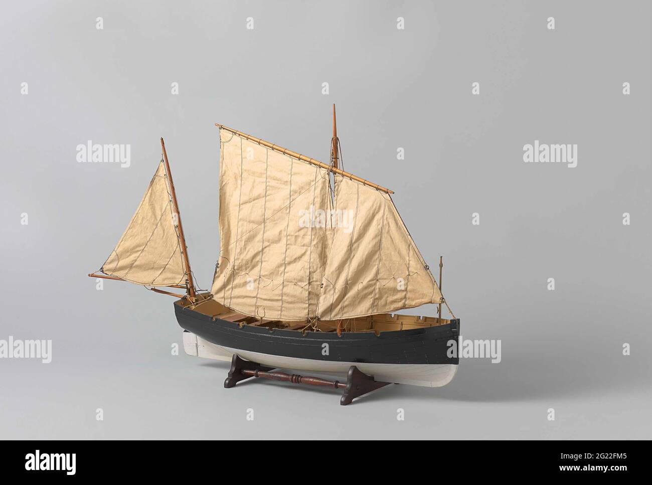 Piccola vela triangolare immagini e fotografie stock ad alta risoluzione -  Alamy