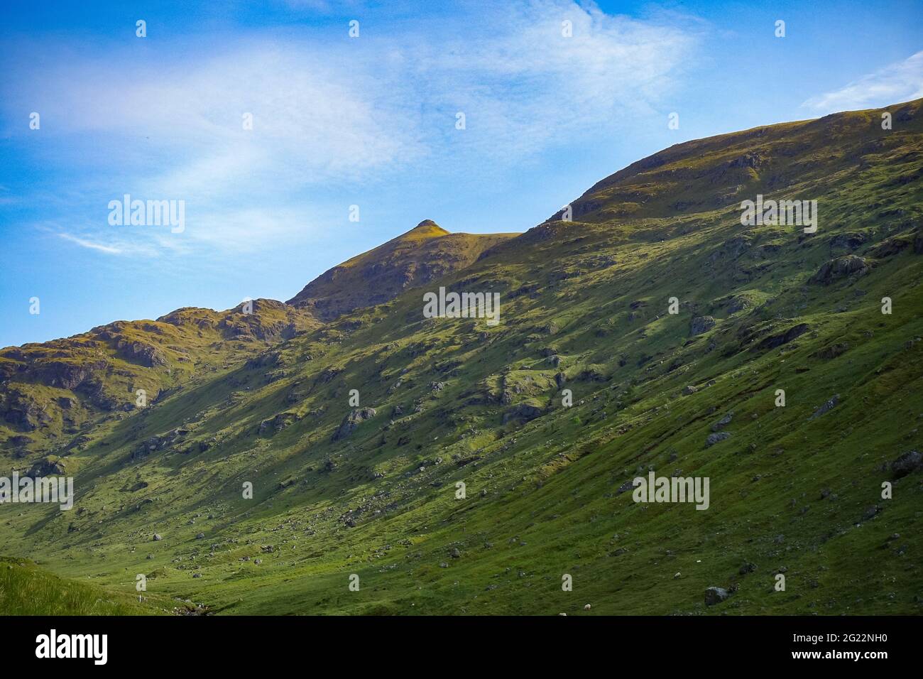 La montagna munro di Stob Binnein, Scozia, con la sua prominente vetta visibile Foto Stock