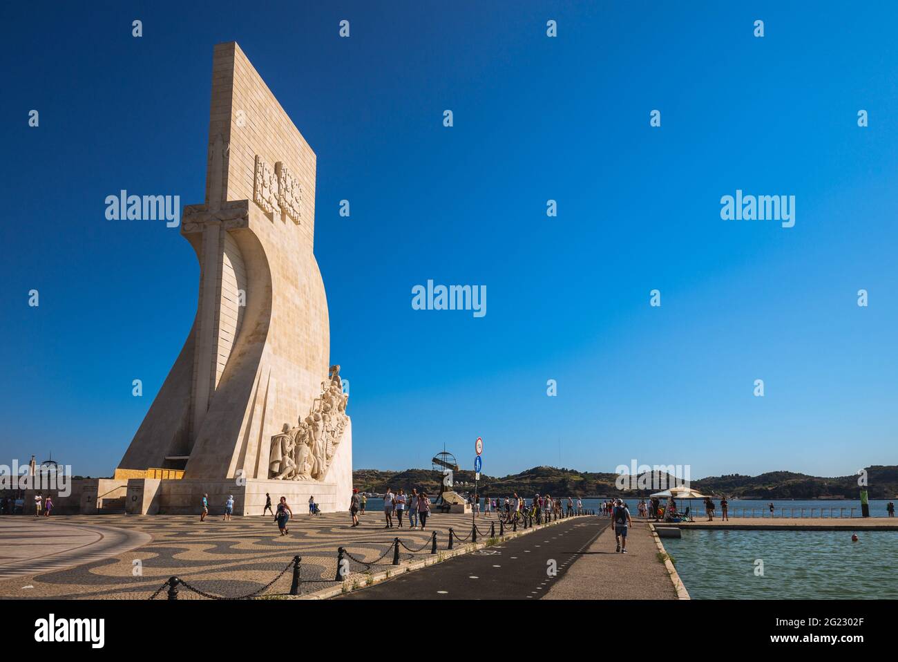 21 settembre 2018: Monumento delle scoperte sulla riva del fiume Tago a Lisbona, Portogallo. Celebra l'era portoghese della scoperta o esplorati Foto Stock