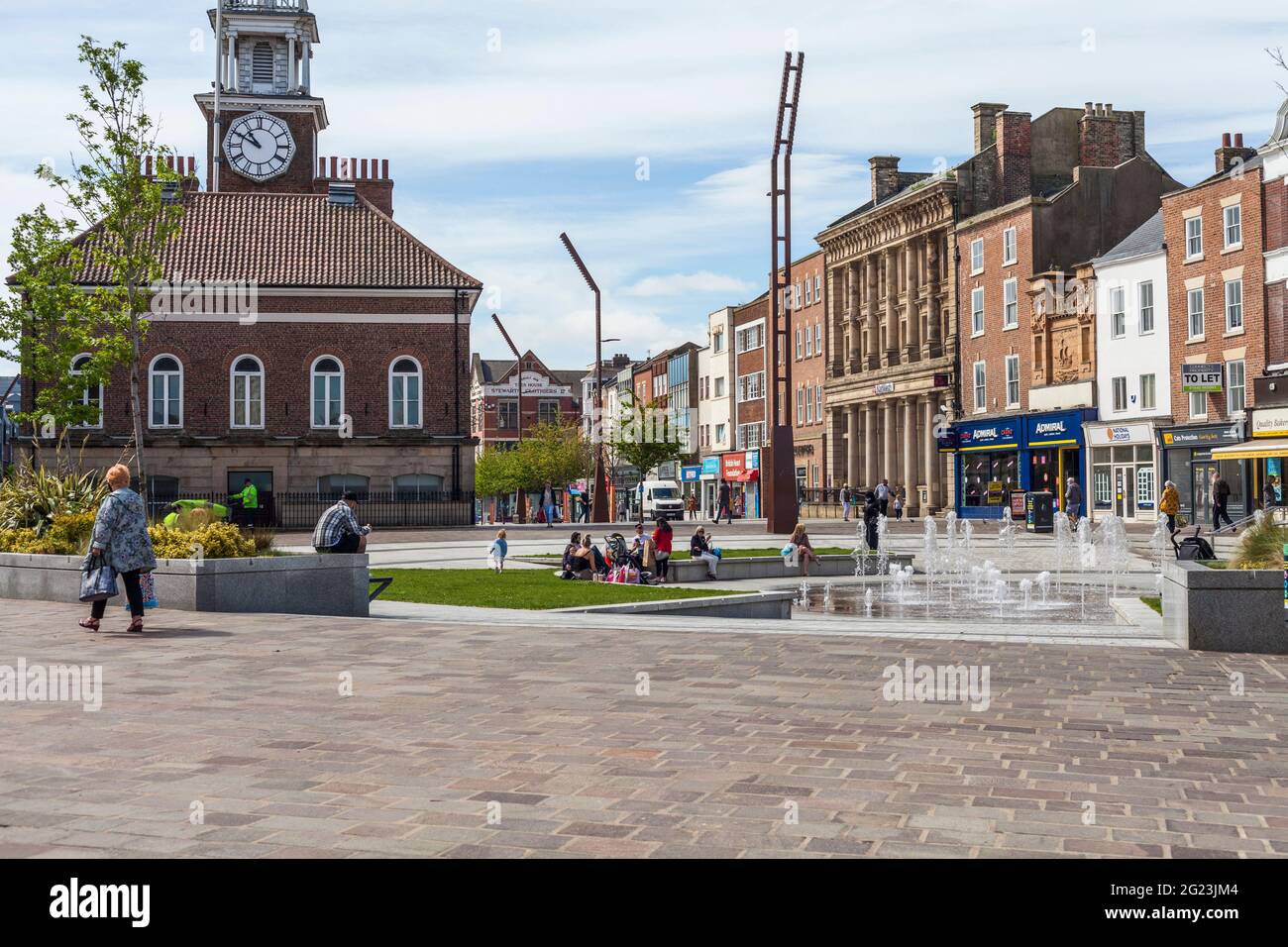 Una scena di strada in High Street, Stockton on Tees, Inghilterra, Regno Unito Foto Stock