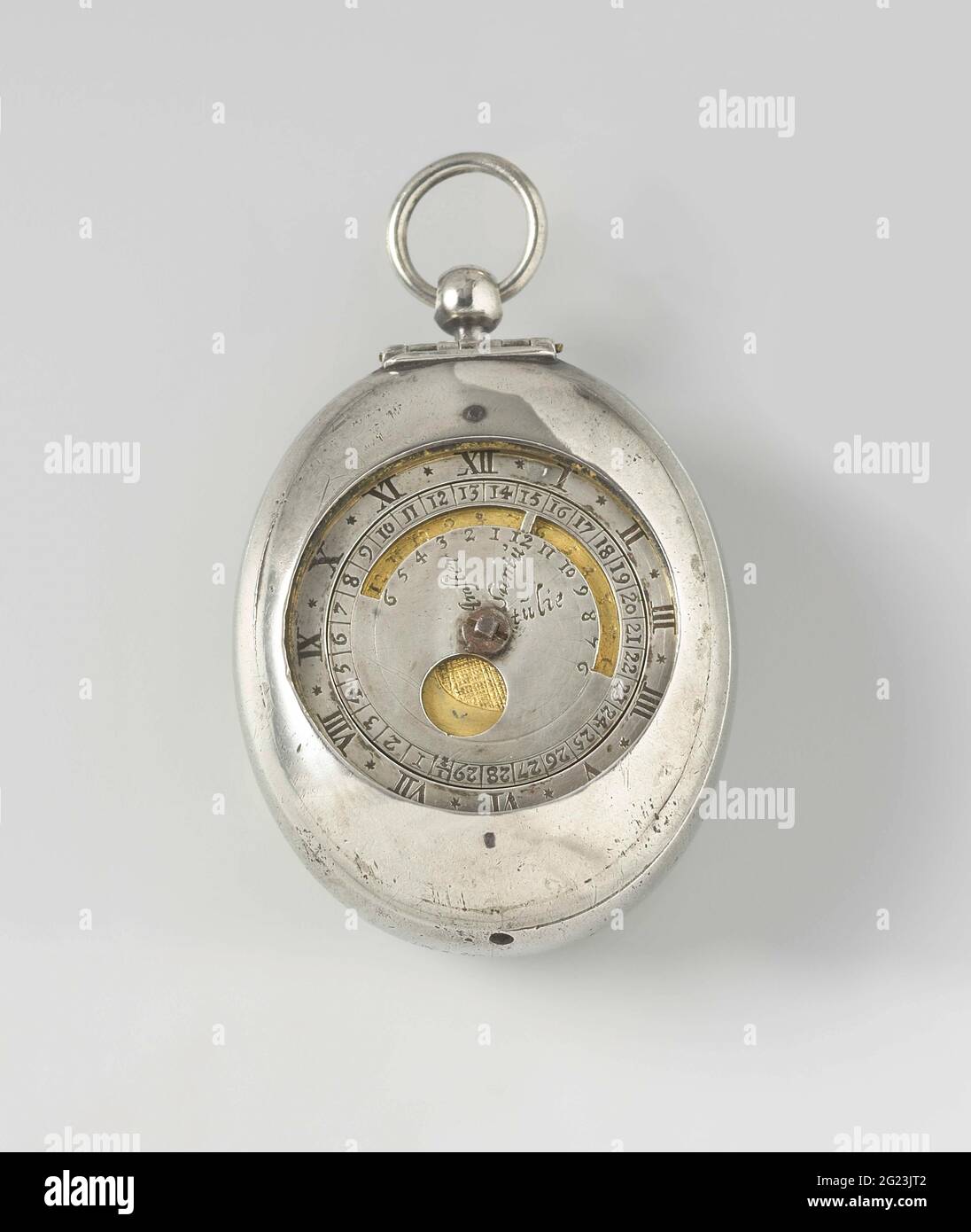 Orologio da collo con indicazioni di ore, giorno, mese e maree. Orologio  argentato a forma di uovo, che indica le ore, i giorni del mese, i tempi di  riflusso e di flusso.