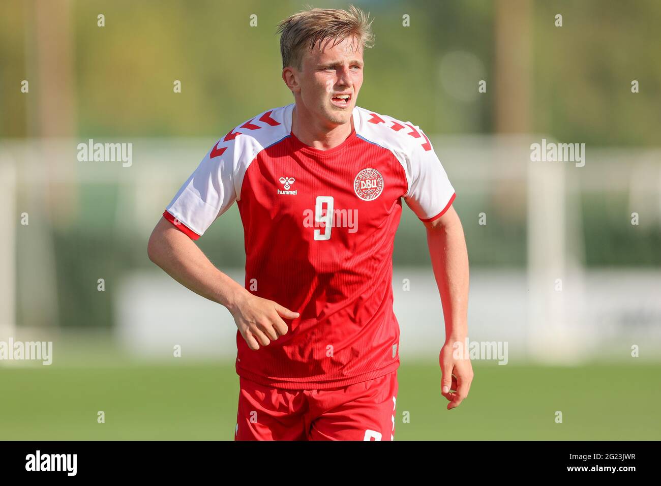 Marbella, Spagna. 05 giugno 2021. Mikkel Kaufmann (9) della Danimarca ha visto durante il calcio amichevole tra la Repubblica d'Irlanda U21 e la Danimarca U20 al Dama de Noche Football Center a Marbella. (Foto: Gonzales Photo - Rune Mathiesen). Foto Stock