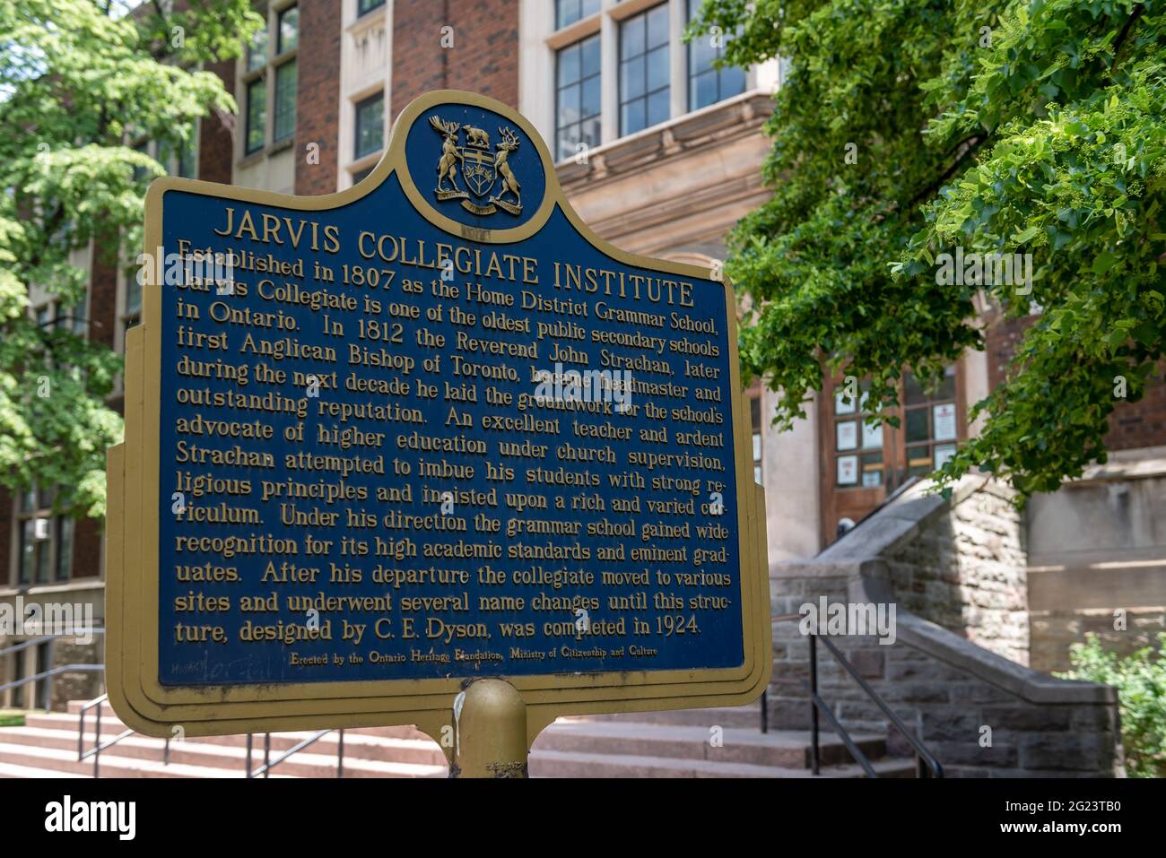 Jarvis Collegiate Institute un famoso edificio vecchio di Toronto in Jarvis Street, Canada. Targa storica Foto Stock