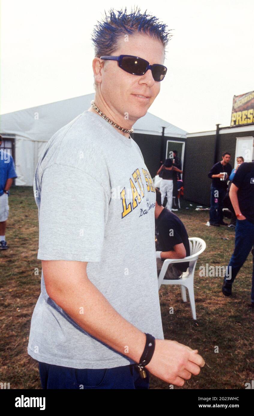 Dexter Holland cantante nel backstage della prole al Reading Festival 2002 Foto Stock