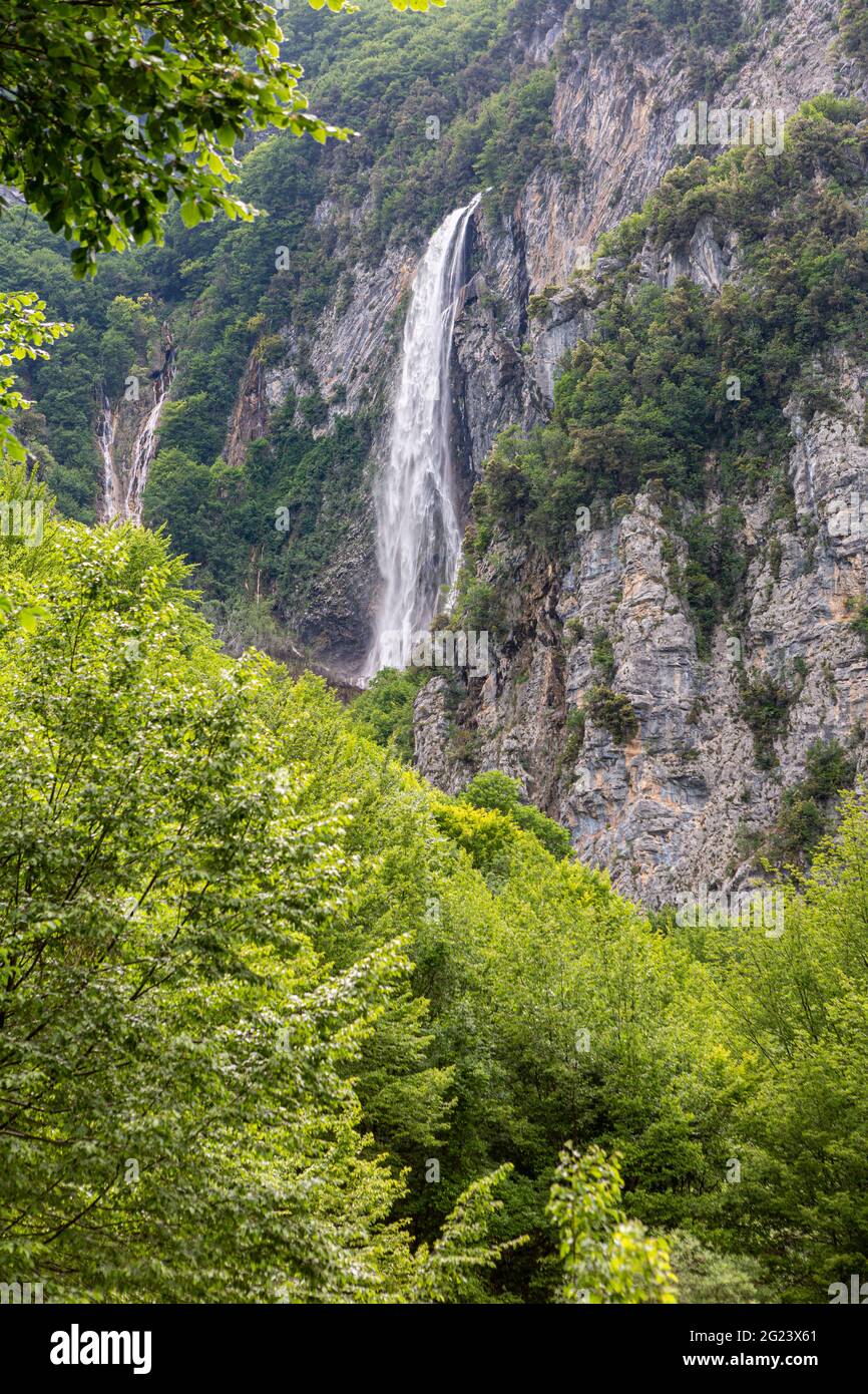 Cascata in Abruzzo. Zompo lo Schioppo Foto Stock