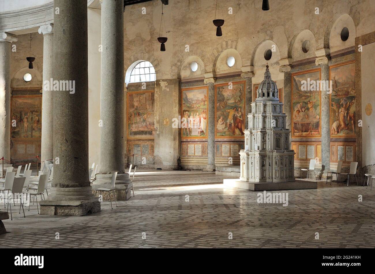 Italia, Roma, Celio, chiesa di Santo Stefano Rotondo, tabernacolo barocco, modello architettonico ligneo di Giovanni Gentner (XVII secolo) Foto Stock